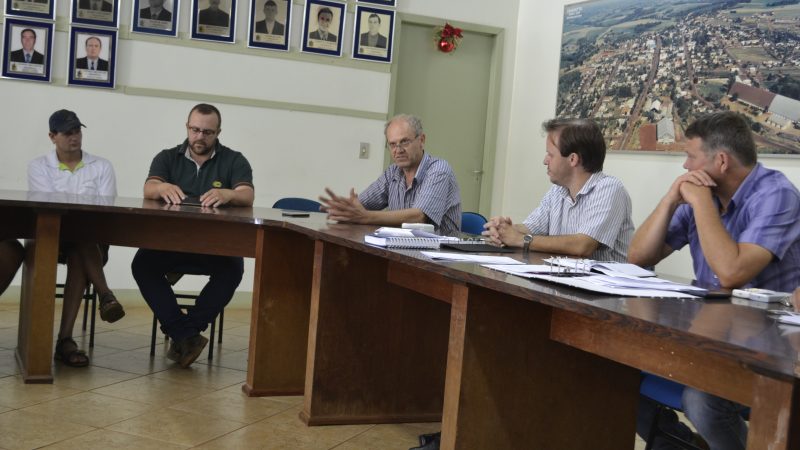 Vice-prefeito, Celço Beier tratou do trabalho realizado na Secretaria de Obras.