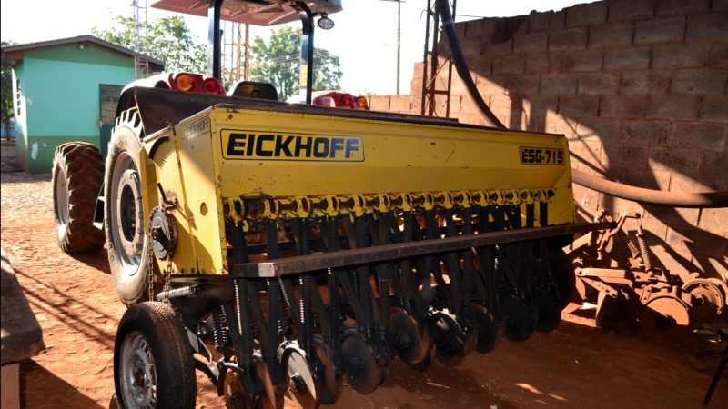 Comunidade Chiapetense tem de volta equipamento para auxiliar no plantio do trigo e aveia.
