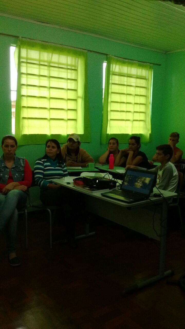 Alunos da Escola Haydêe Chiapetta assistiram o filme 'Xingu'.