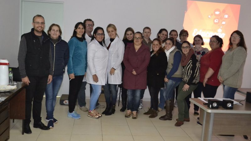 Profissionais de enfermagem do município de Chiapetta e Inhacorá participaram da capacitação.