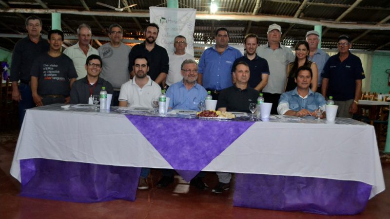 Comissão julgadora e equipe que organizou a 7ª edição da Amostra Municipal do Vinho Artesanal.