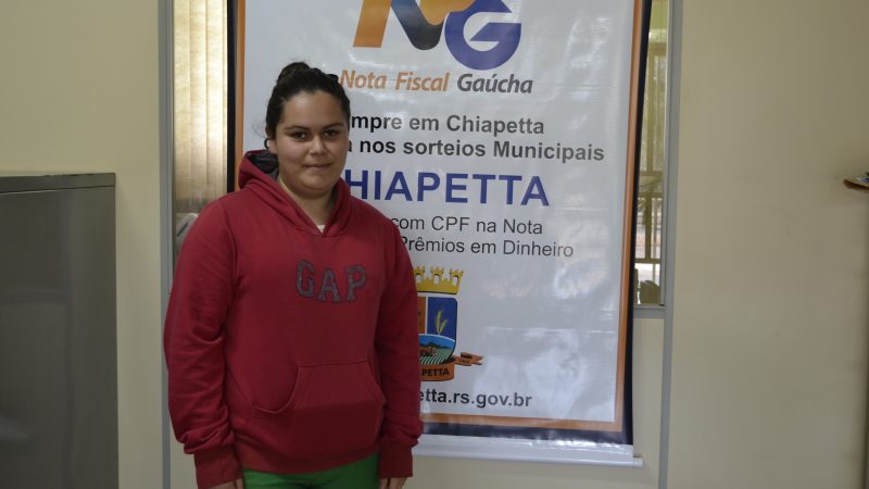 Vencedora do Concurso Dia D da Nota Fiscal, Camila Pereira.