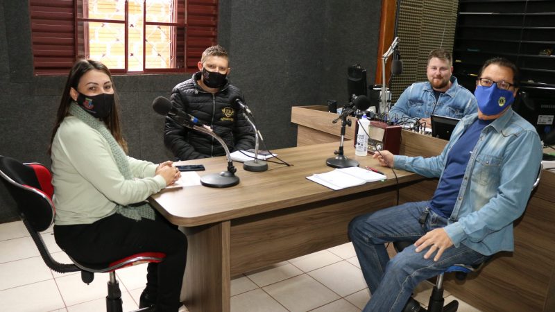 Organizadores participaram de entrevista na Rádio Ciranda para lançar a Campanha de arrecadação de cobertores.
